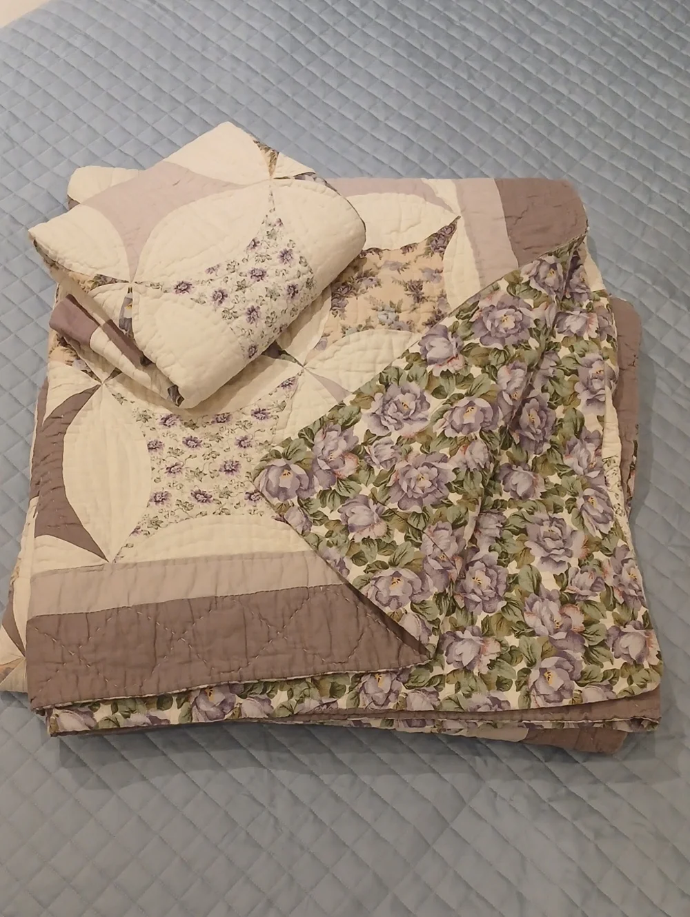 Beautiful Cottagecore  Twin Quilted Patchwork Bedspread & Matching Sham Set 🌟